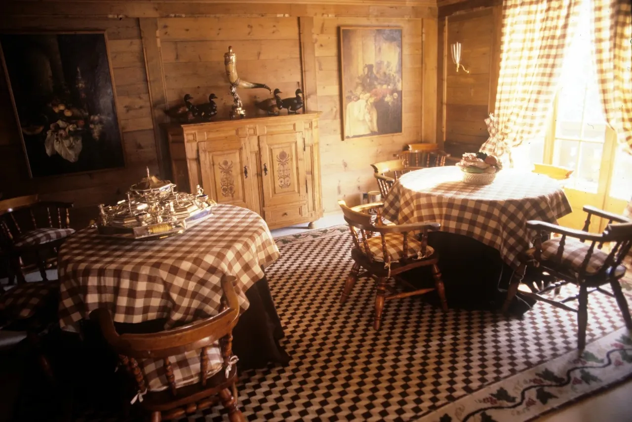 chalet nha nghi duong nui tuyet Gstaad valentino