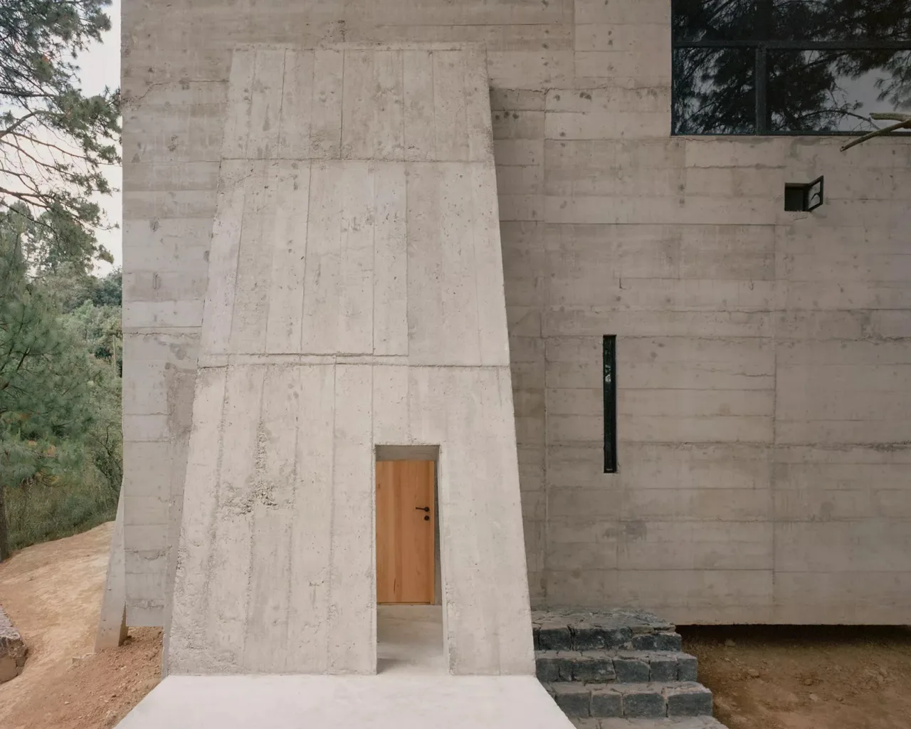 Casa Alferez nha nghi duong brutalism