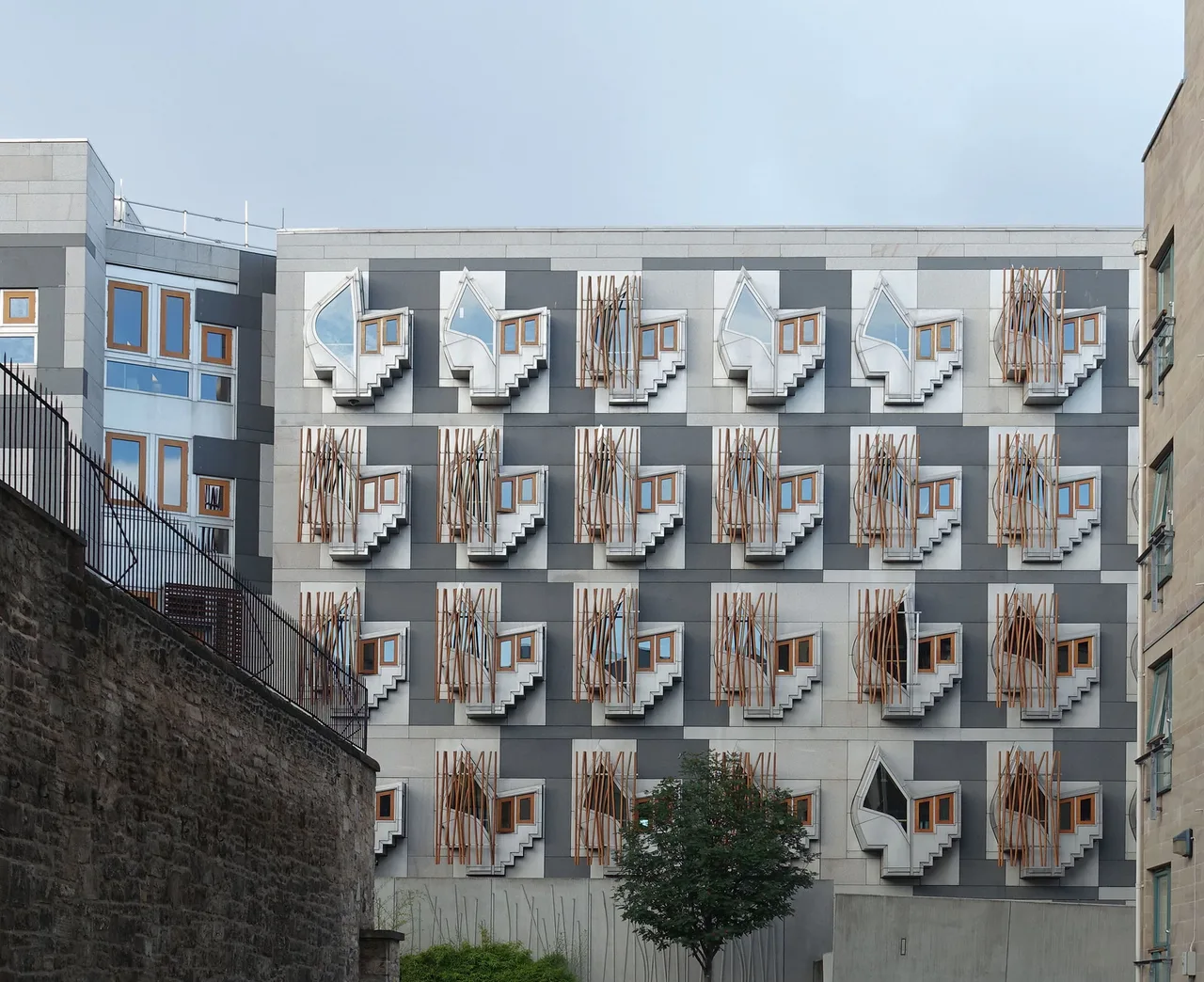 kien truc dieu khac architecture sculpture Scotland Edinburgh Enric Miralles Benedetta Tagliabue