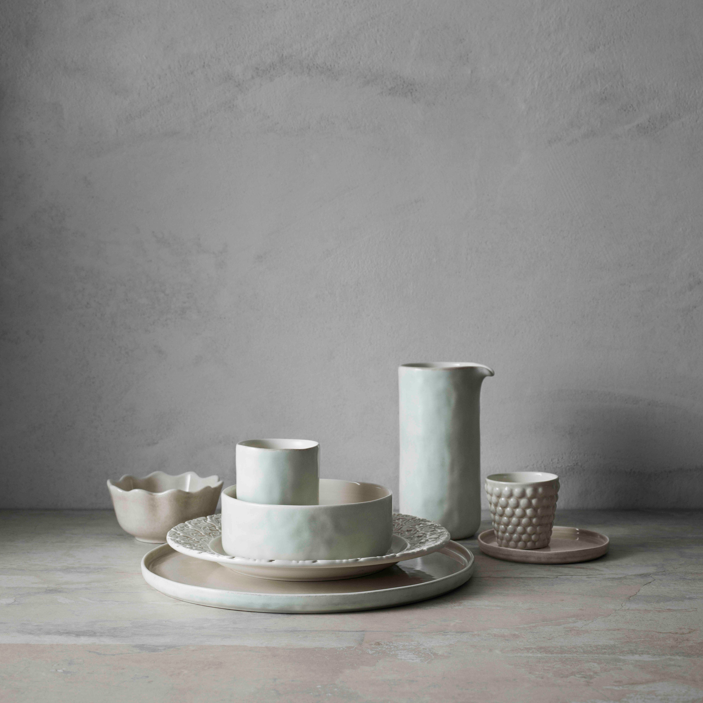 đồ gốm by-sam-baron-and-yatzer-for-mateus-new-design-elledecoration vn5