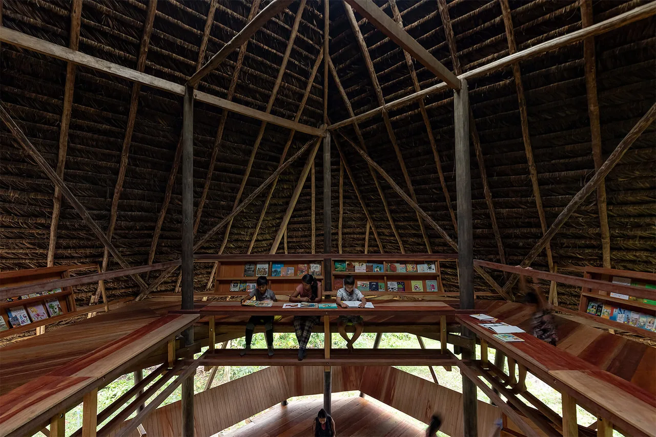 kien truc Yuyarina Pacha Library Ecuador