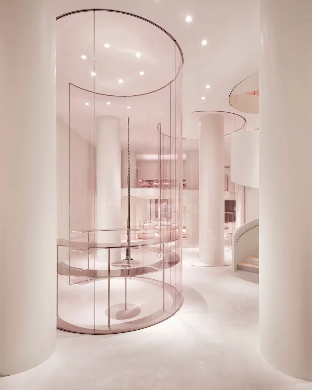 cua hang alaia paris toi gian futuristic