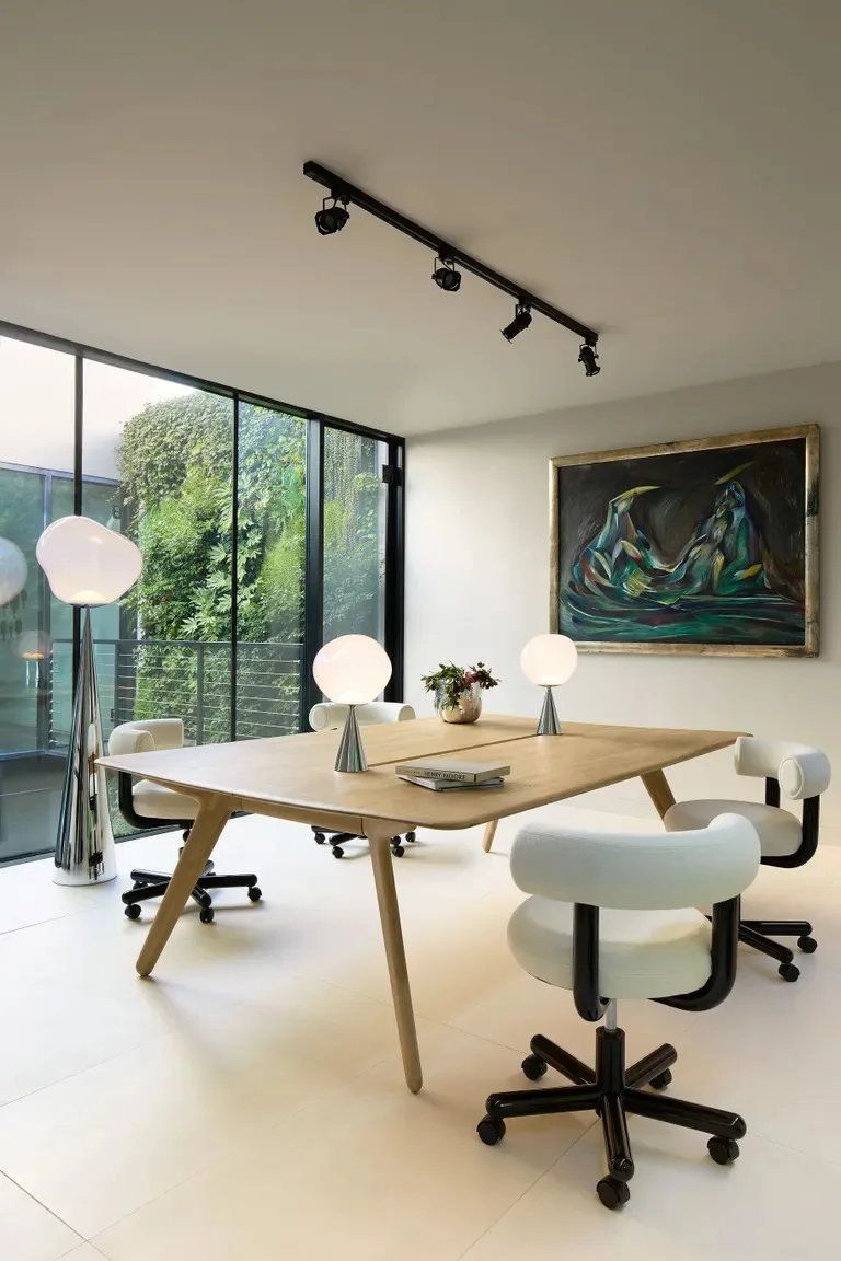 ghe van phong fat work Tom Dixon