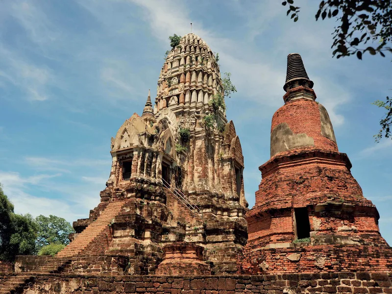 Di sản trên vách đá: Tháp phật ở Wat Ratchaburana