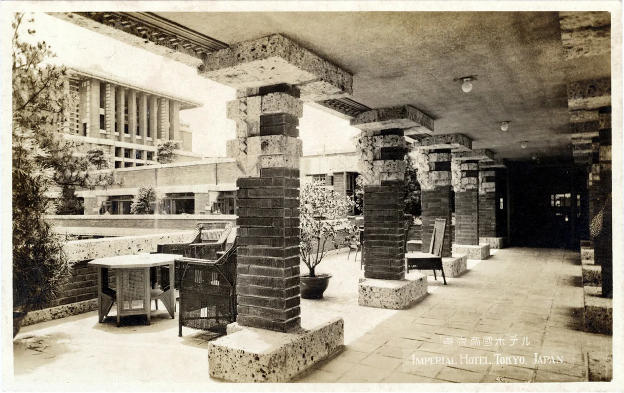 modern architecture Frank Lloyd Wright khach san hoang gia Tokyo