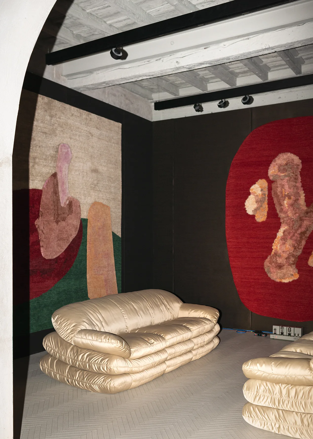 ghe sofa faye toogood cosmic