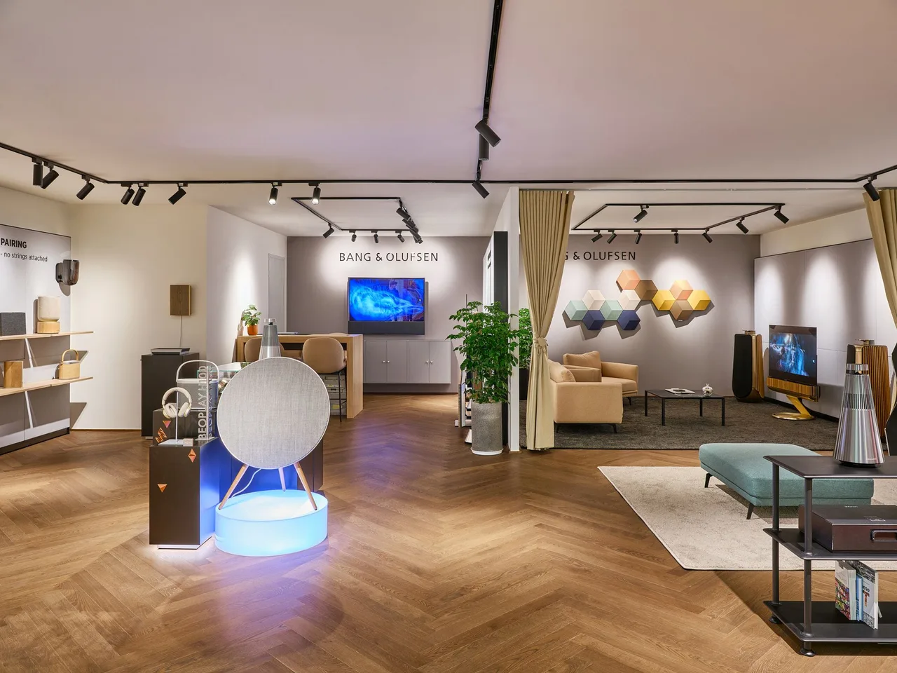 cua hang bang & olufsen loa union square