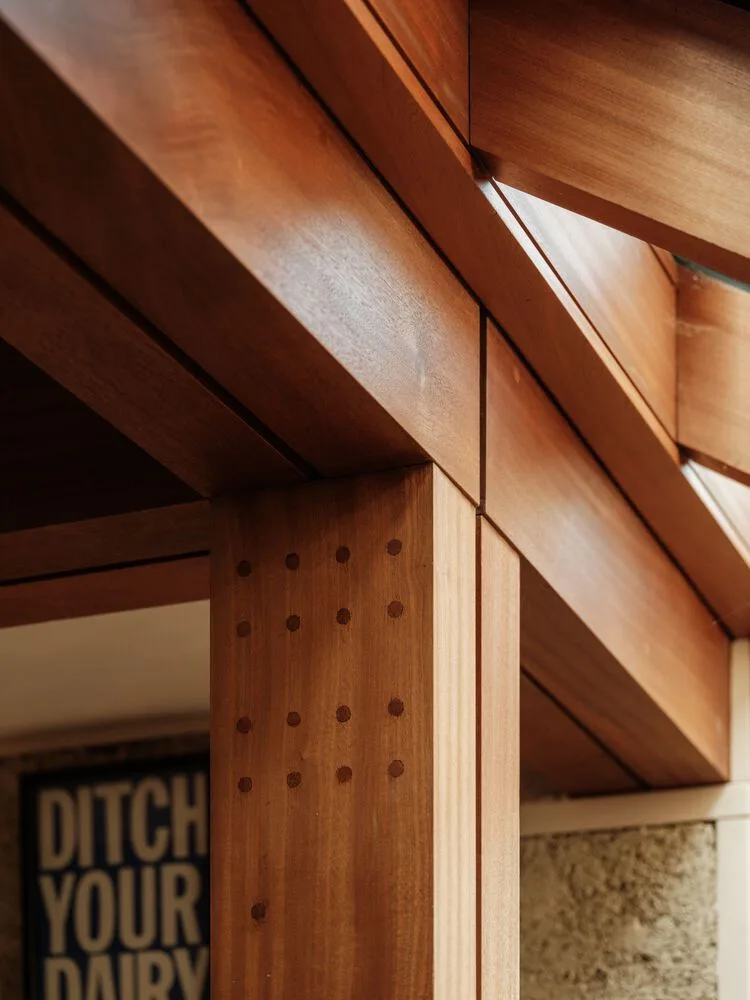ngoi nha Cairn Architects Hackney London House Made by Many Hands