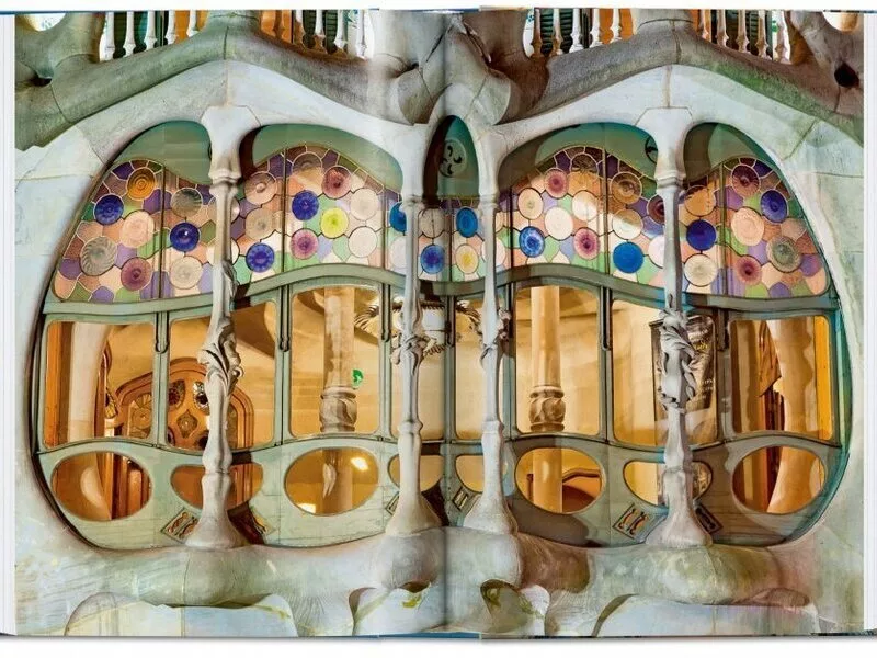Antoni Gaudí - "Dante của kiến ​​trúc”
