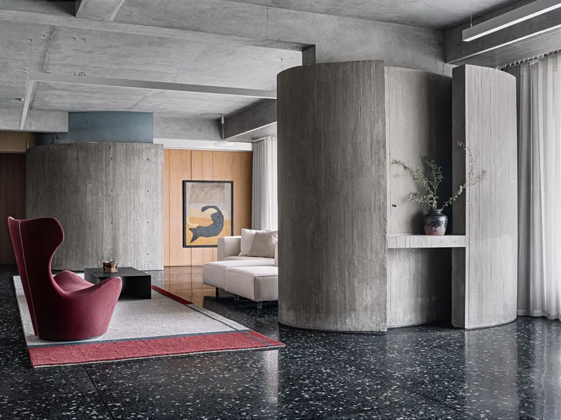 Penthouse Off-the-Grid: Nhà Brutalism ngập nắng