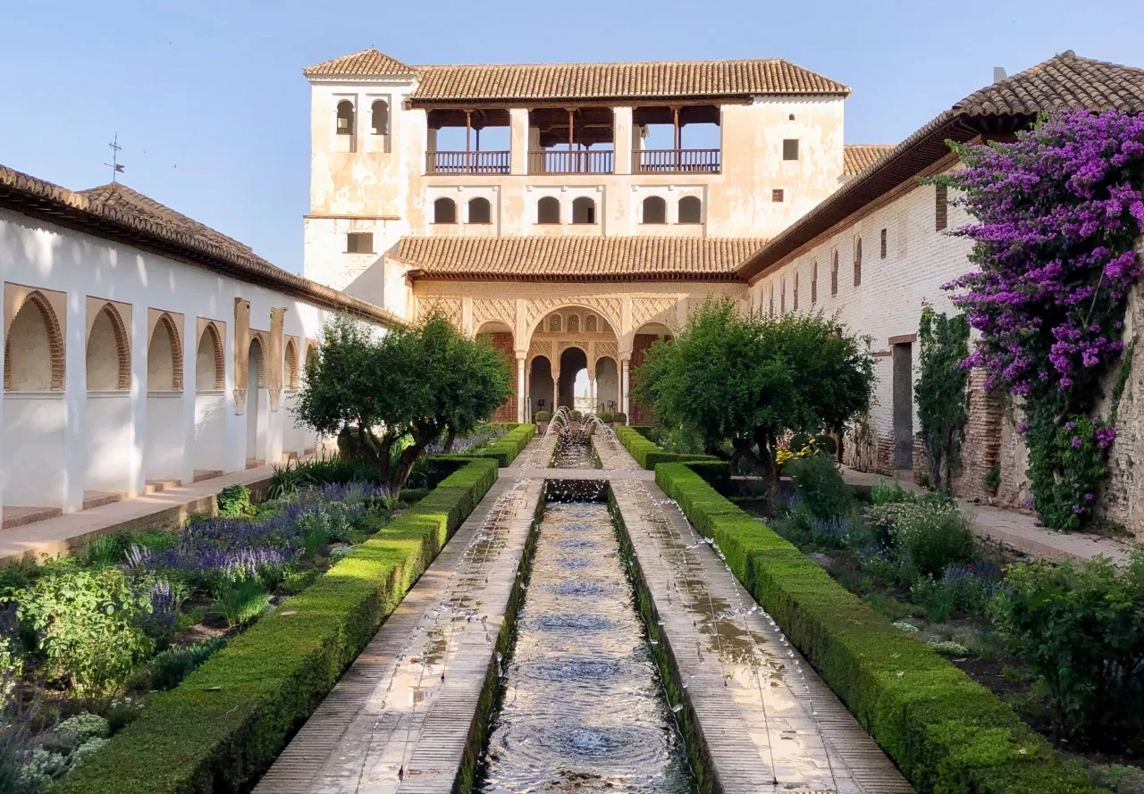 ky quan kien truc tay ban nha Alhambra
