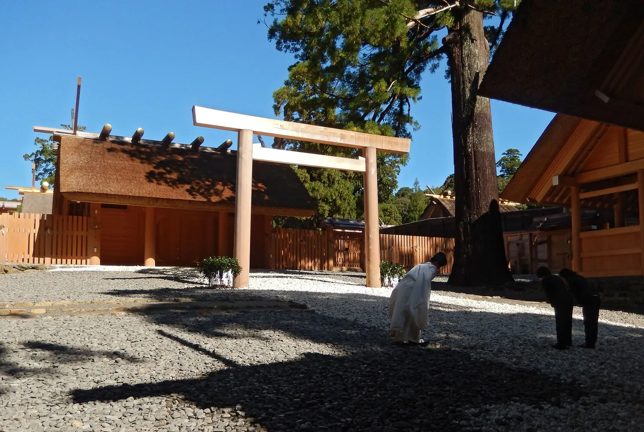 hien dai den ise jingu West Kowloon bamboo theater in Hong Kong Tai Hang osaka castle vinh dinh mon gate