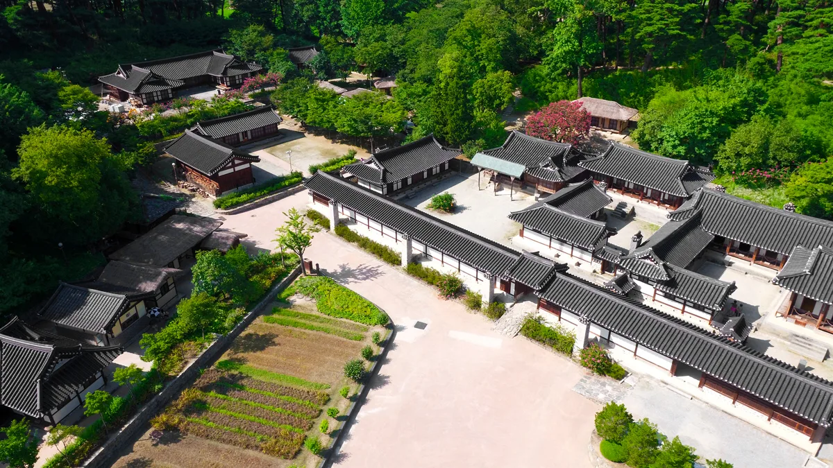 chau a asian mansion