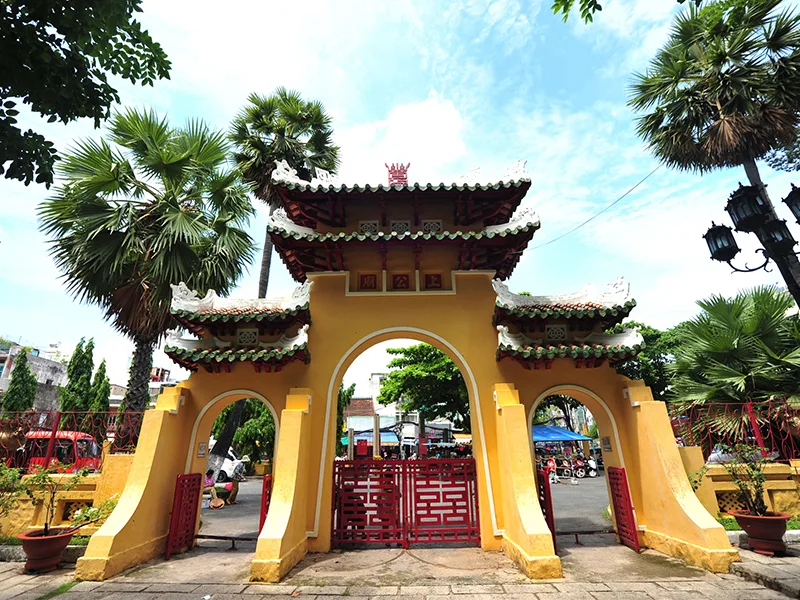 Dấu ấn bản địa trên hoa sắt Tây