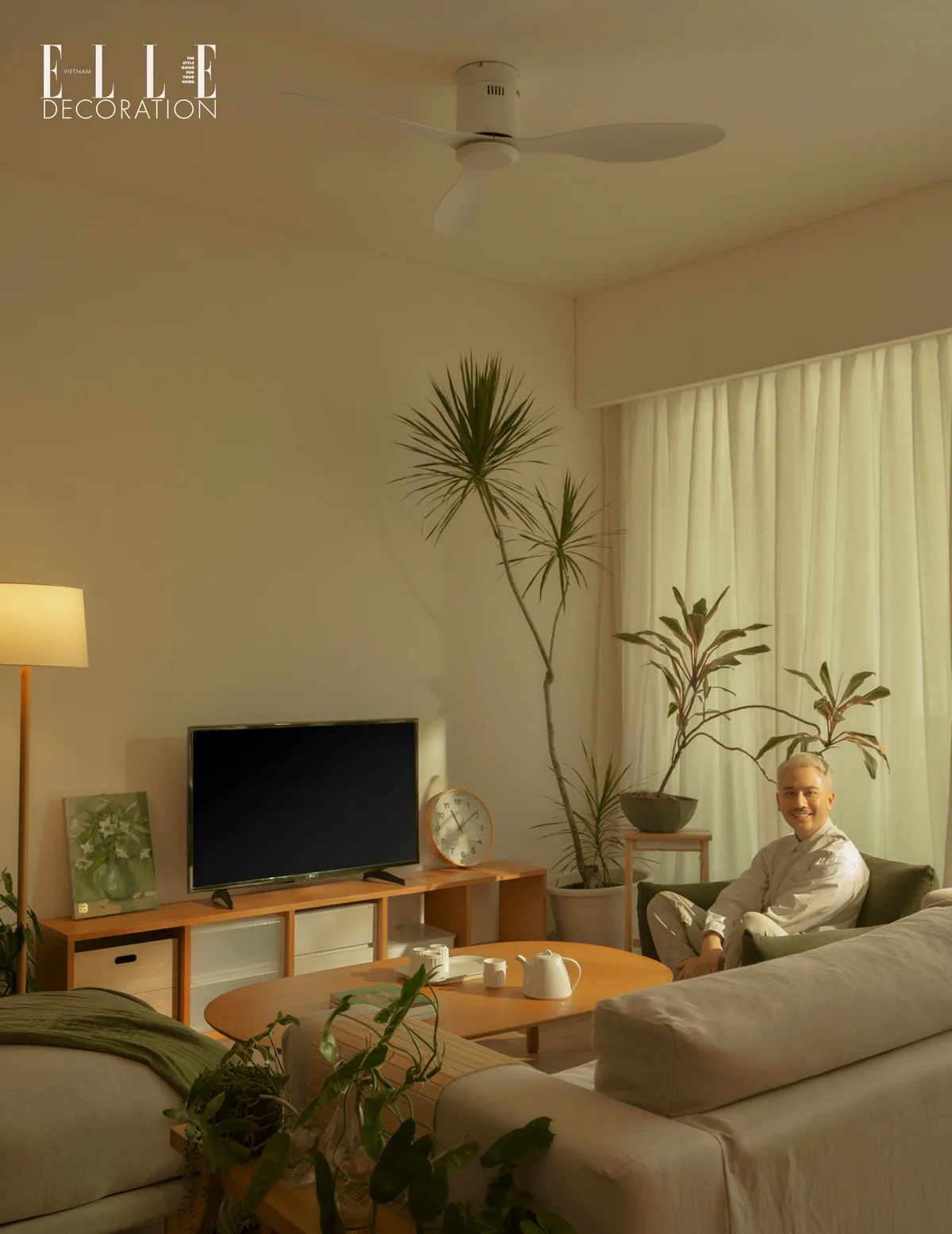 At home with Dino vu phong khach noi that
