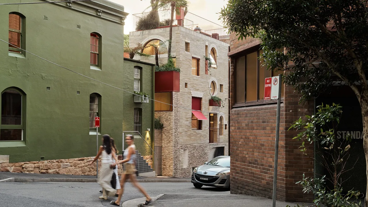 nha pho sydney cai tao waterloo mat dung op gach
