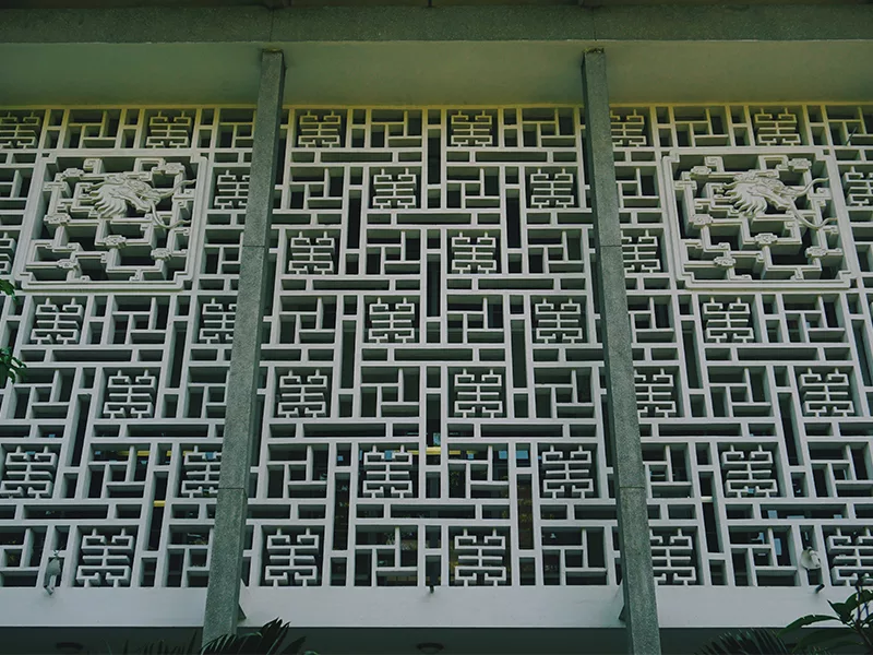 Phương Đông qua chiếc gương soi