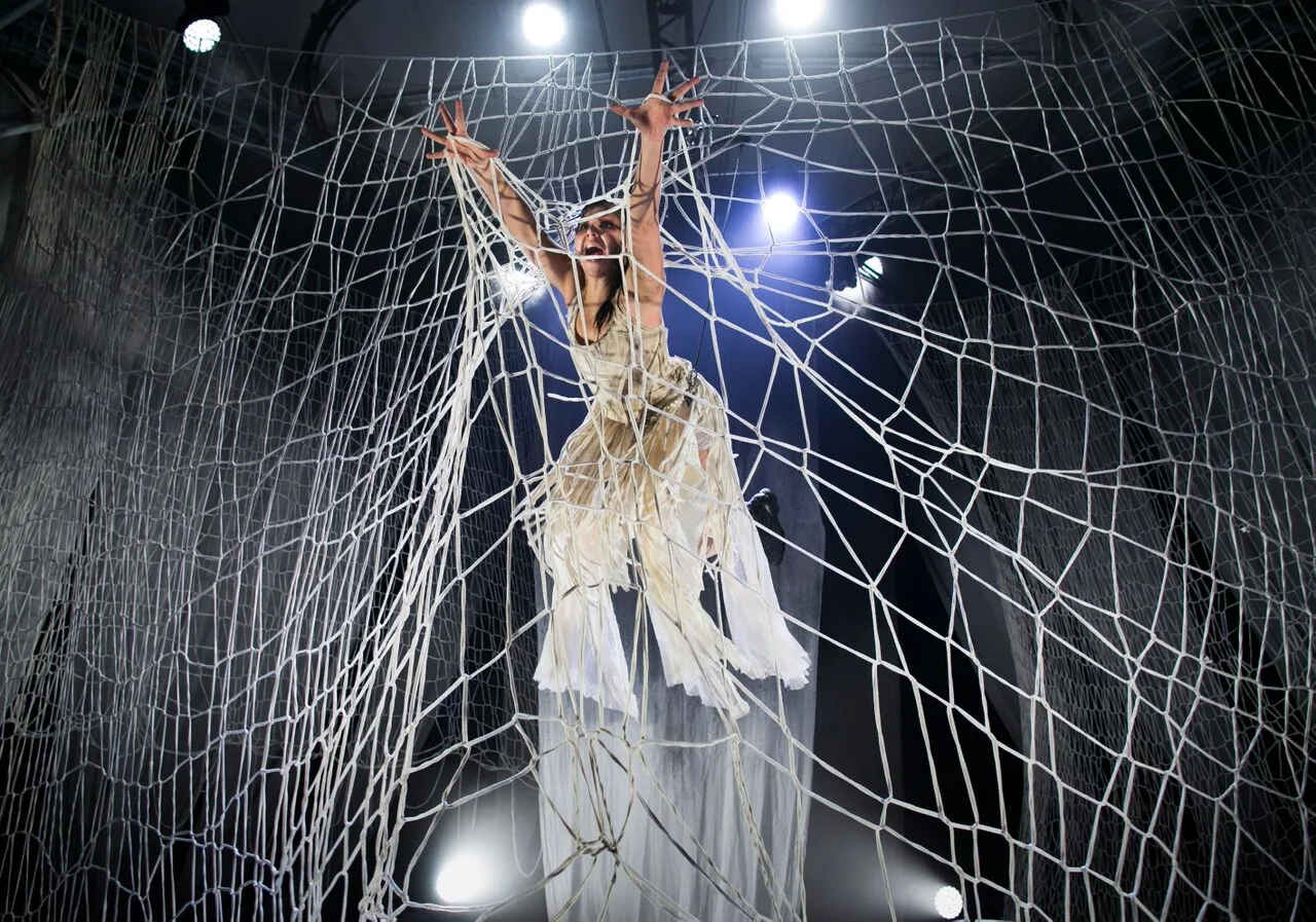 Corteo Luzia Cirque du Soleil Le Rêve The Dream Franco Dragone Traces Les 7 Doigts de la Main Knitting Peace Cirkus Cirkör vung dat ky bi cong vien gia dinh lang toi my village lune production