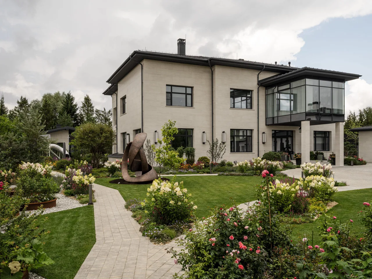 biet thu moscow villa luxurious minimalism