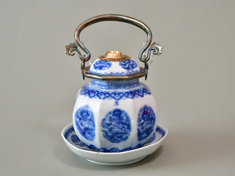 Sắc màu quyền quý trên điếu bát người xưa