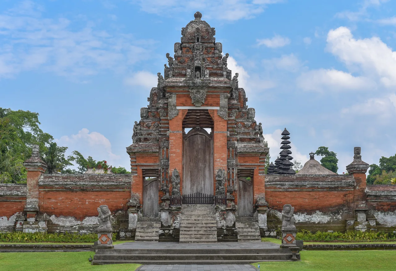 Taman Ayun kien truc ton giao di san dong nam a bali
