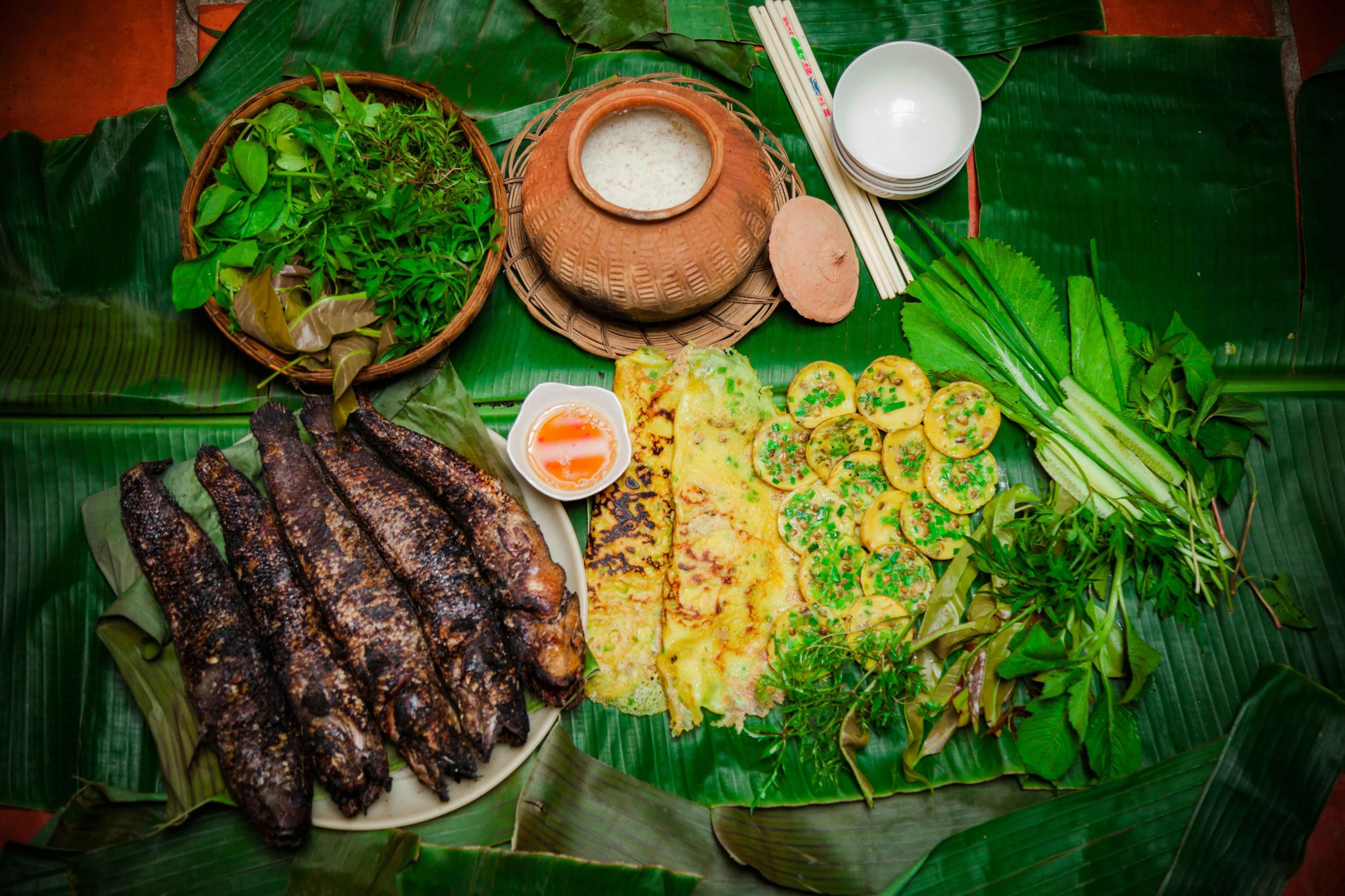 am thuc mua nuoc noi banh xeo tep dong