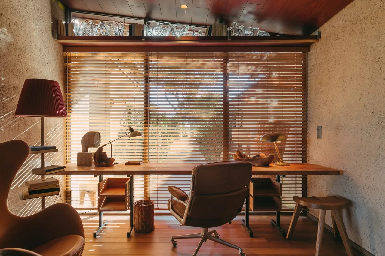 phong cach mid century modern noi that villa w phillippe starck