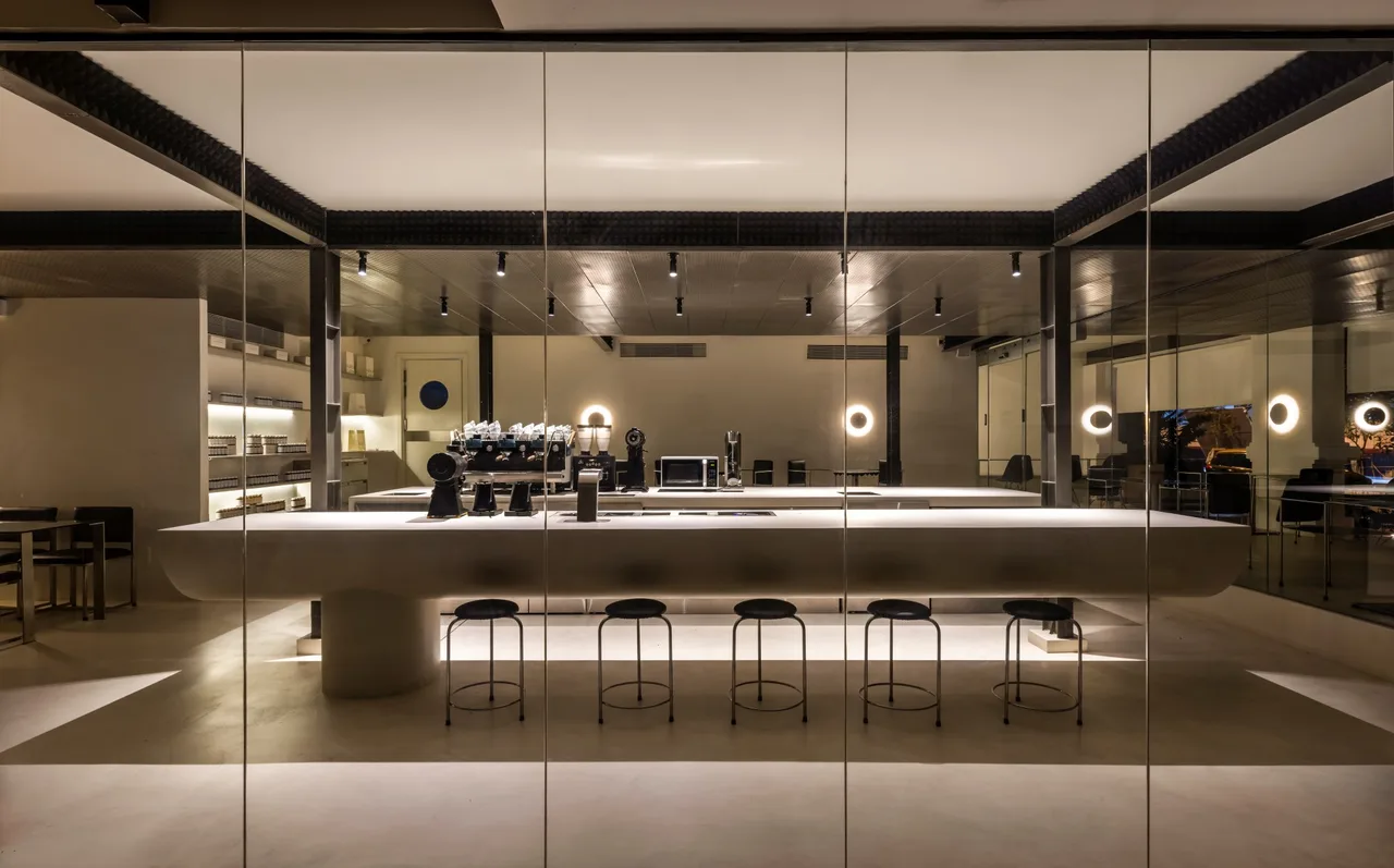 quan cafe Bosgaurus Coffee Roasters nu architecture design trai nghiem