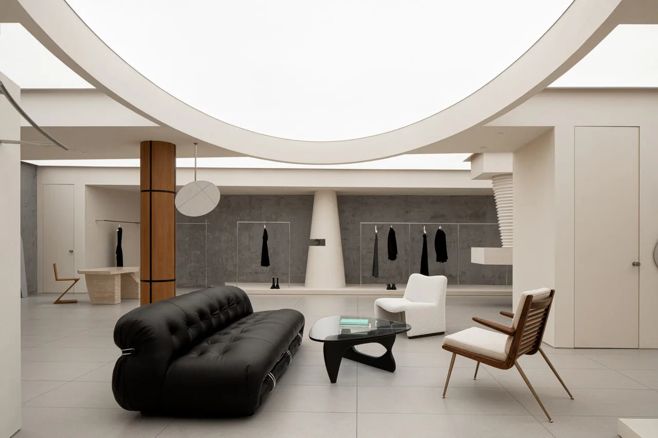 cai tao cua hang ban le OSC Boutique Xframe Studio