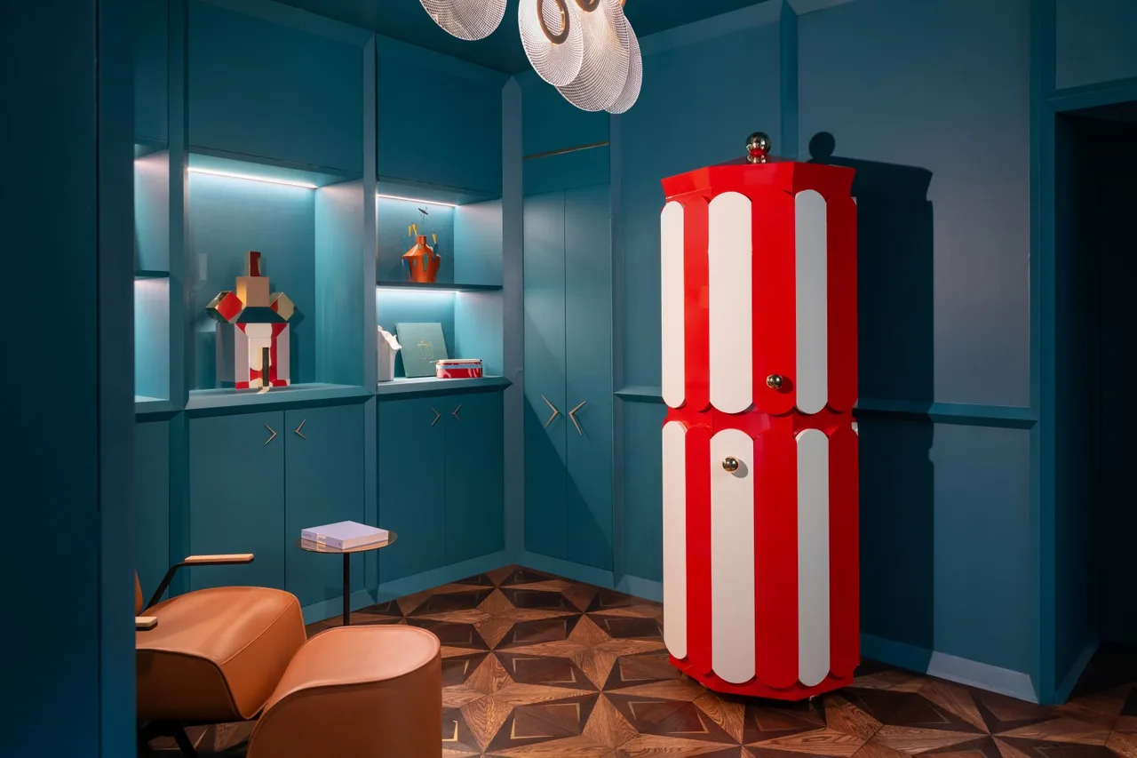 tu ruou bar cabinet Ostrega Arte Veneziana Tropicana Giner y Colomer Alfieri Albedo SKINS CLUB Signature Kitchen Suite Pollock altreforme Bloom Icon Milla & Milli HEXA R’Kan Douro K4000 Karpa