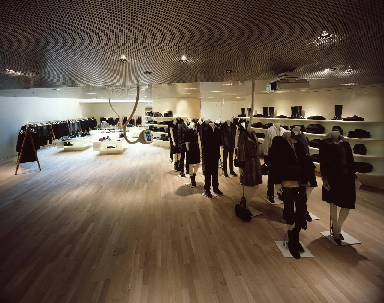 Prada Aoyama Glass Tower kien truc toa nha tokyo