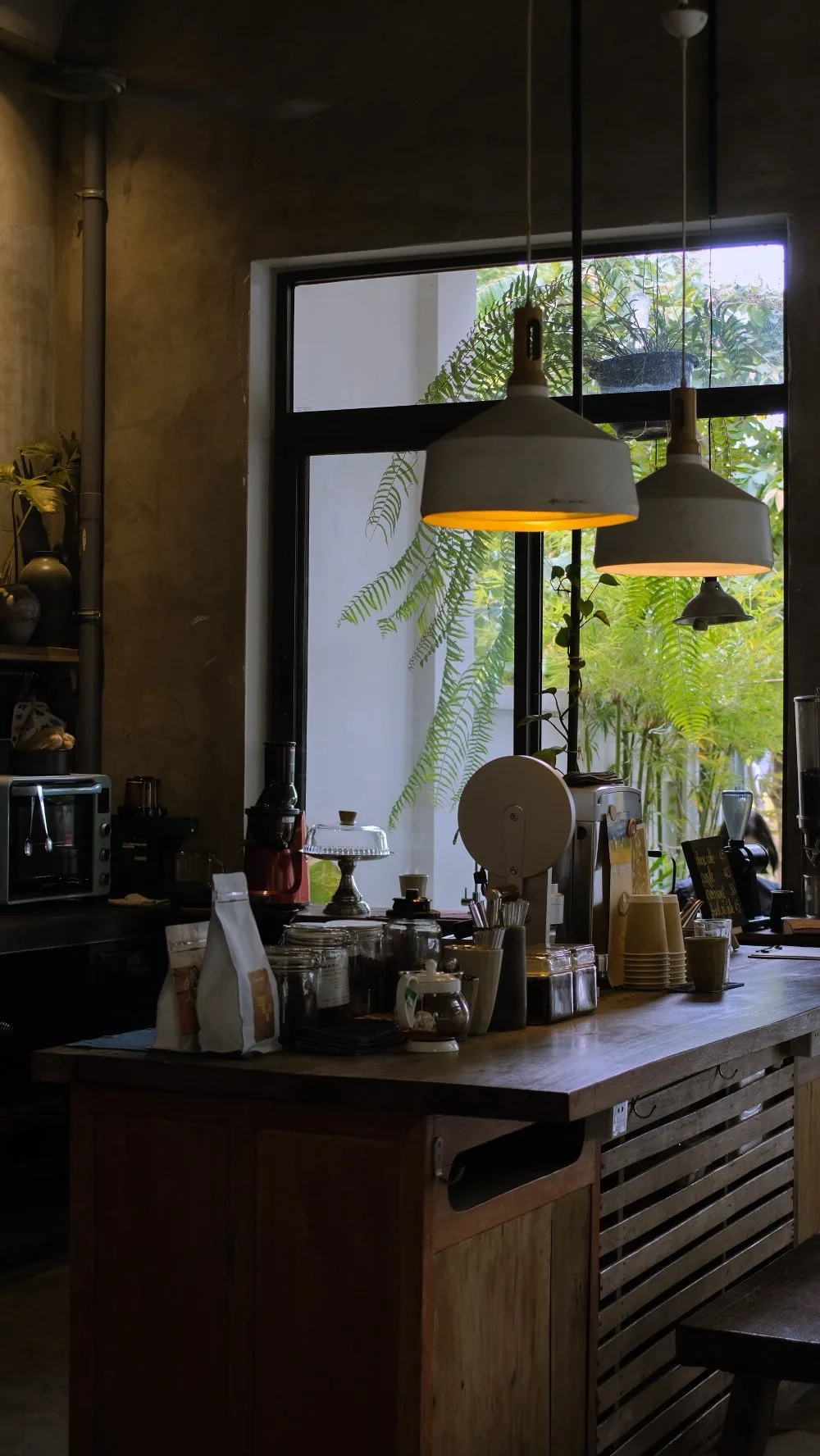quan ca phe sai gon hidden gem nhat tiem cafe mat troi