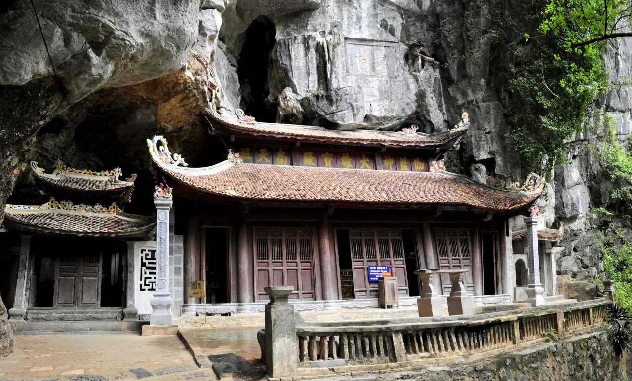 tam coc bich dong ninh binh hang ca hang hai hang ba chua ha chua trung chua thuong