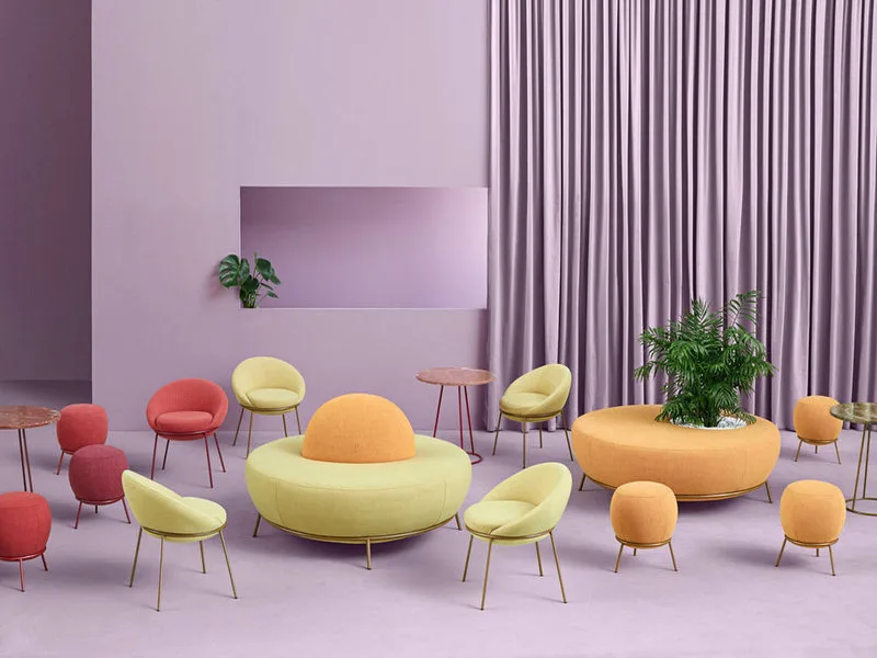 Nest-bộ ghế sưu tập ghế tràn đầy đường cong mềm mại của Paula Rosales