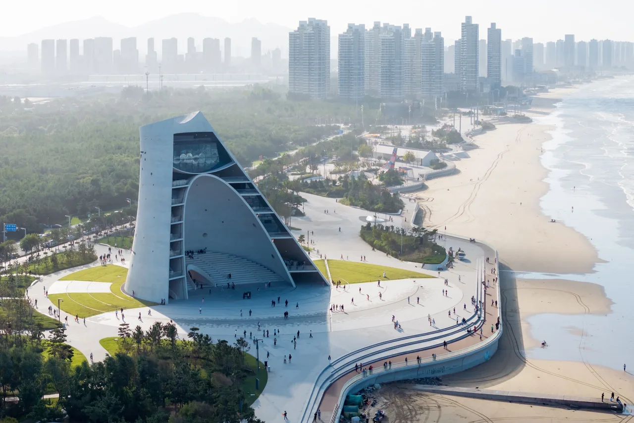 quang truong mat troi OPEN Architecture Sun Tower YEDA Yantai Phenomena Space