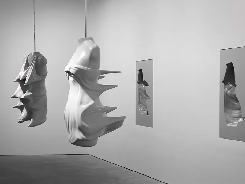 Hussein Chalayan: Archipelago - Biểu tượng cá nhân của Chalayan