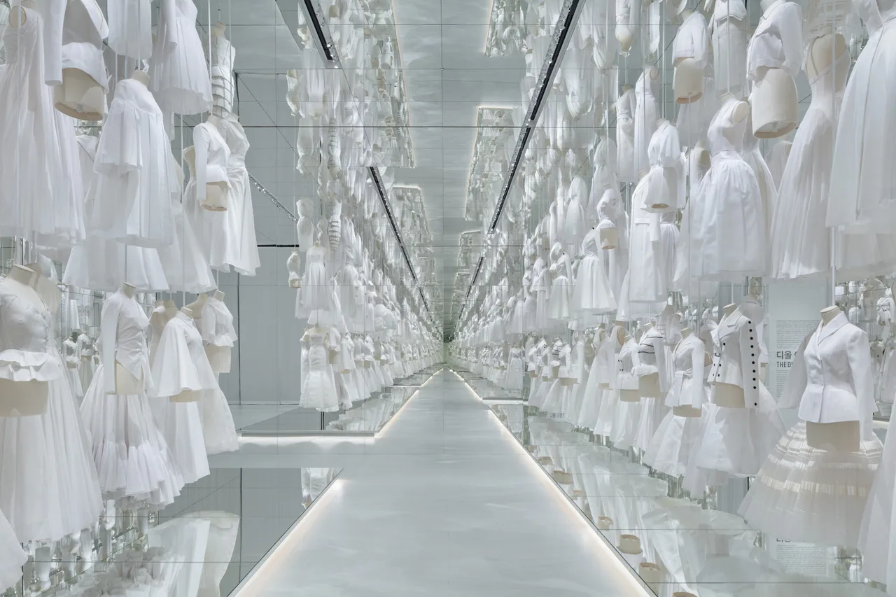 trien lam christian dior designer of dream haute couture toile