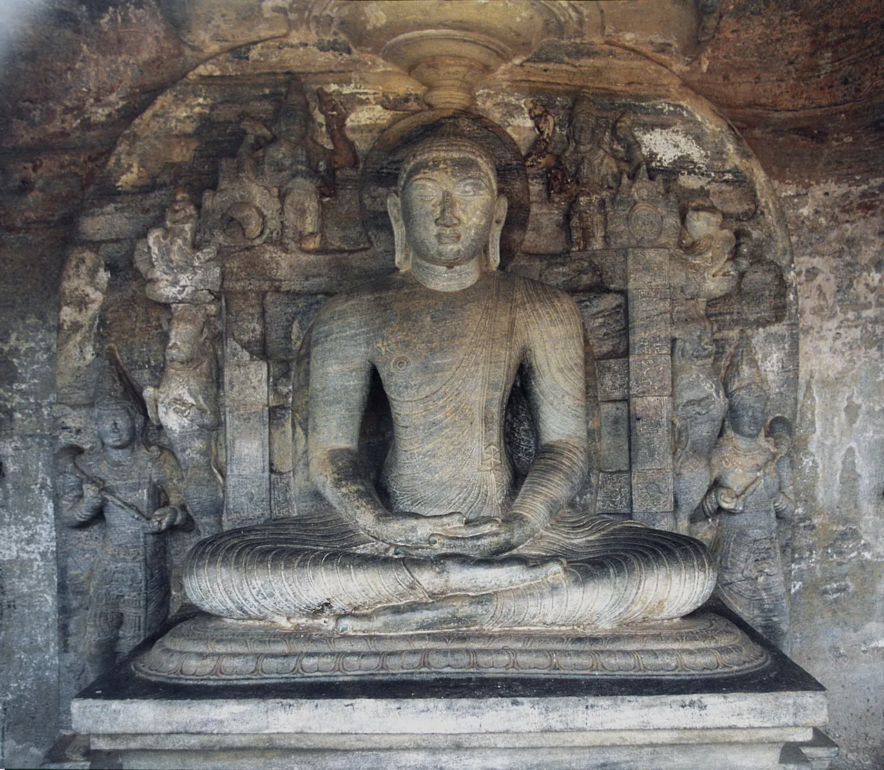buddha statue