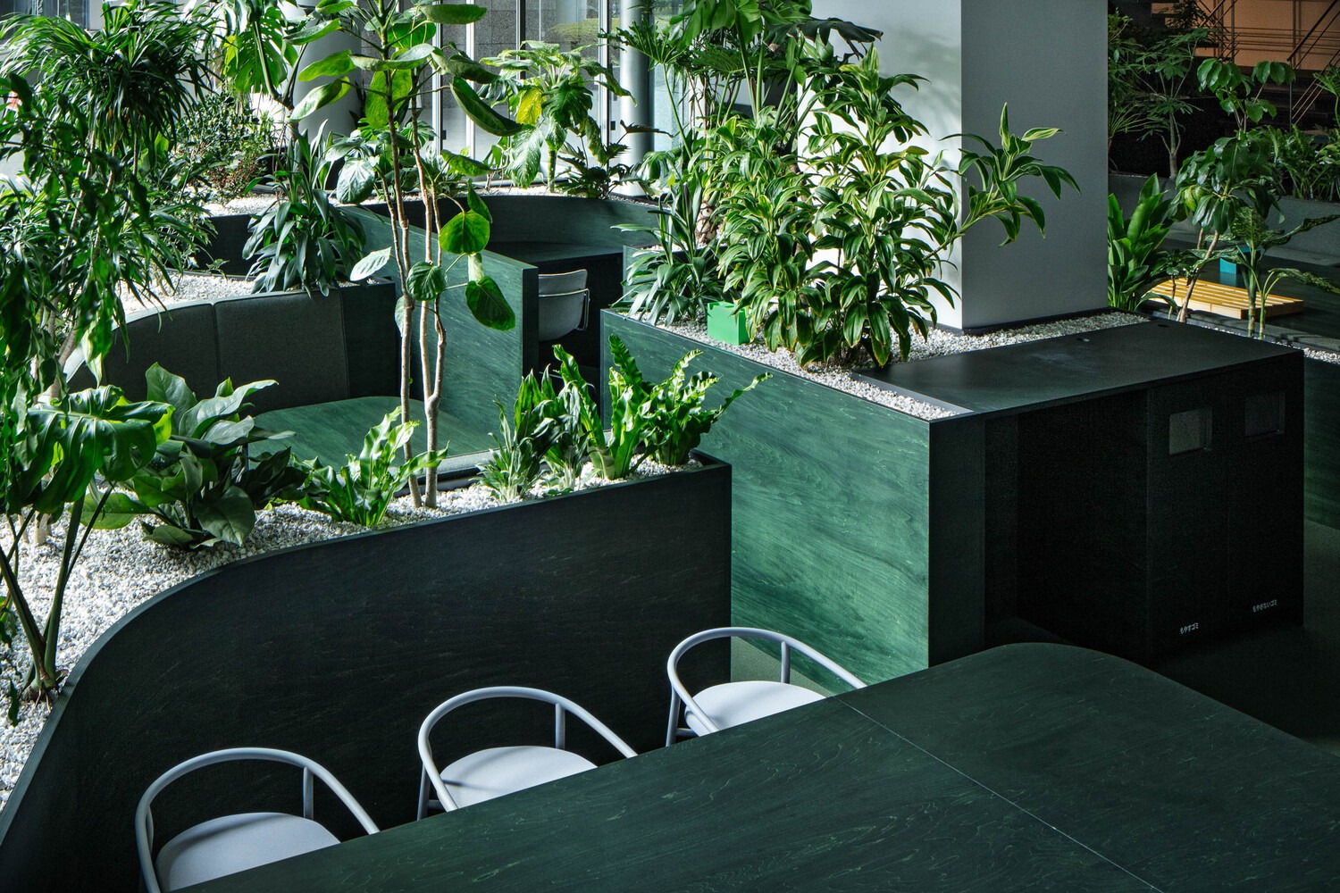 xu huong noi that xanh AMRA7 Estúdio Rossi Arquitetos + Piratininga Arquitetos Associados Overlap House Office Sugurufukuda Villa City Story Architecture Ma House Gerira Architects House That Rains Light LIJO RENY architects Prim House Studio Locomotive khach san SHIROIYA Sou Fujimoto Architects KOKUYO DIG DDAA + KOKUYO AM House Horma Iturbide Studio Taller de Arquitectura Mauricio Rocha + Gabriela Carrillo