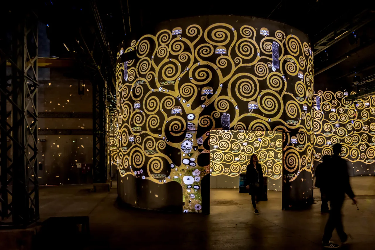 bảo tàng nghệ thuật kỹ thuật số Paris Atelier des Lumière-elledecoration vietnam 5