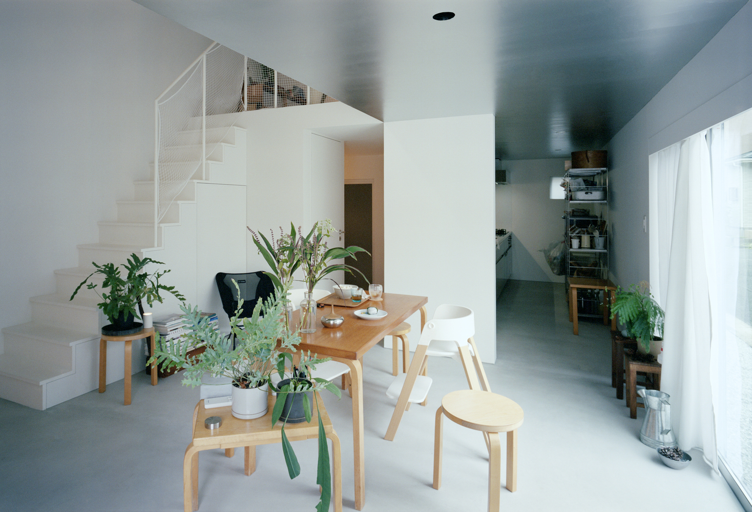 xu huong noi that xanh AMRA7 Estúdio Rossi Arquitetos + Piratininga Arquitetos Associados Overlap House Office Sugurufukuda Villa City Story Architecture Ma House Gerira Architects House That Rains Light LIJO RENY architects Prim House Studio Locomotive khach san SHIROIYA Sou Fujimoto Architects KOKUYO DIG DDAA + KOKUYO AM House Horma Iturbide Studio Taller de Arquitectura Mauricio Rocha + Gabriela Carrillo