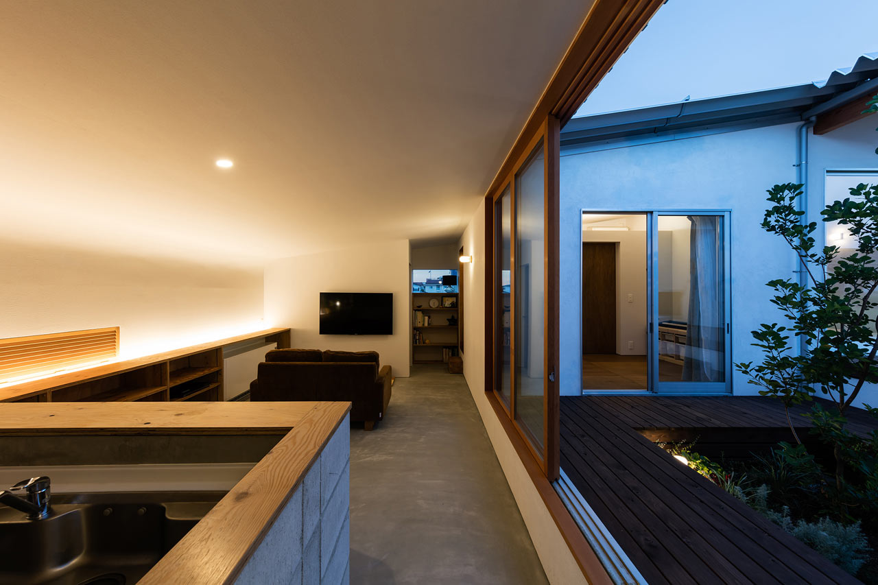 nhà chữ u Mita-House-Horibe-Associates-elledecoration vn.-18