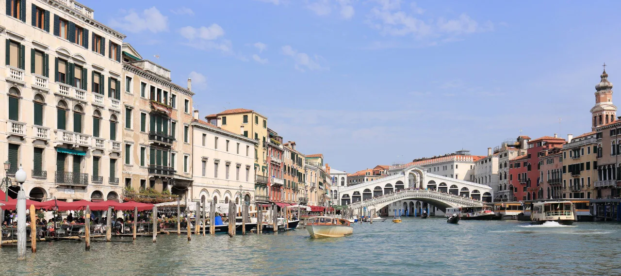 nen mong venice underneath venezia italy