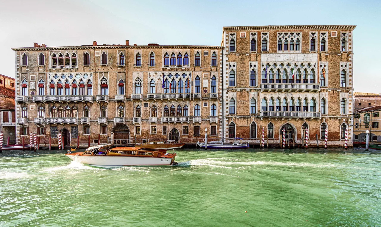 nen mong underneath venezia italy