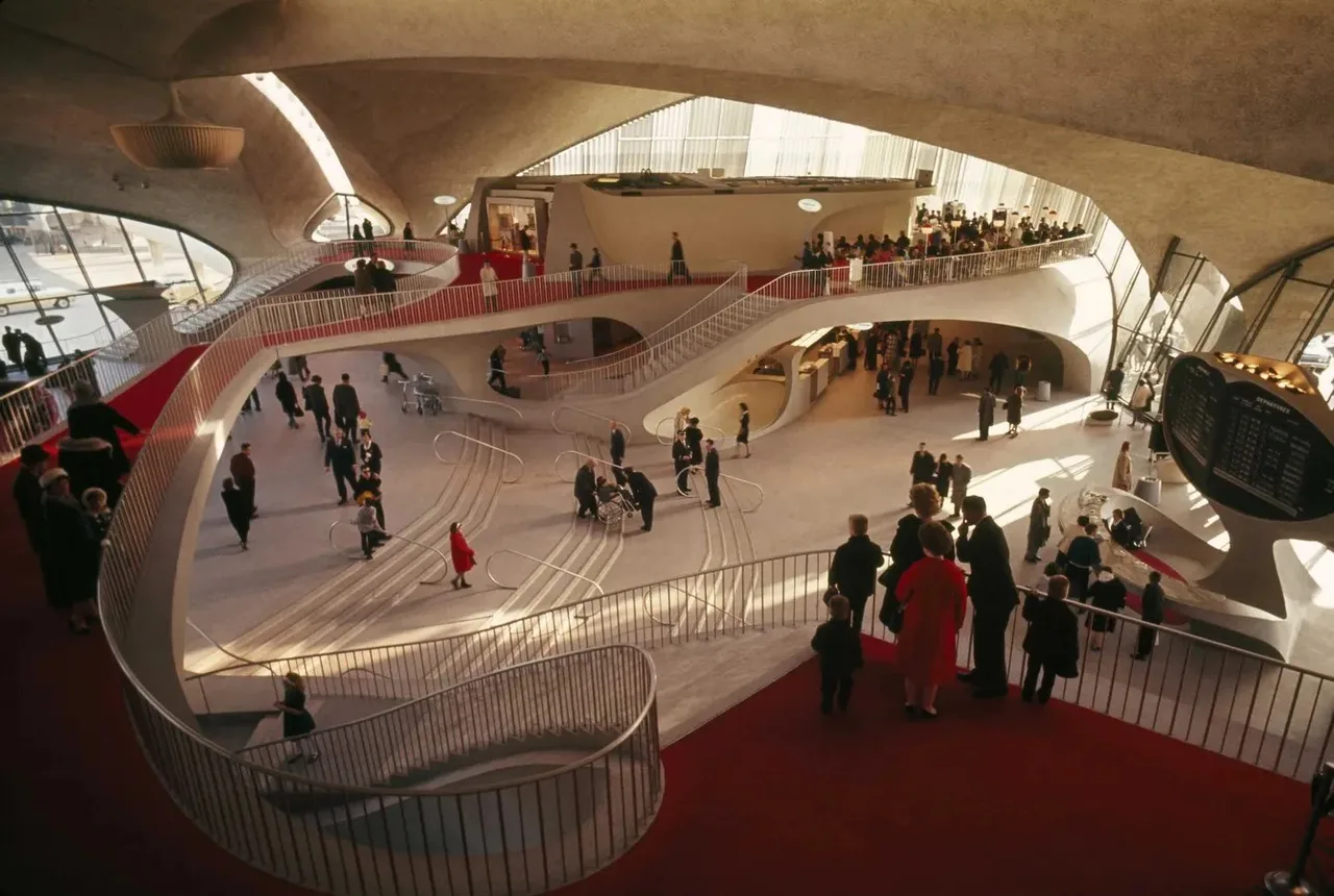 kien truc dieu khac architecture sculpture Eero Saarinen Saint Louis TWA
