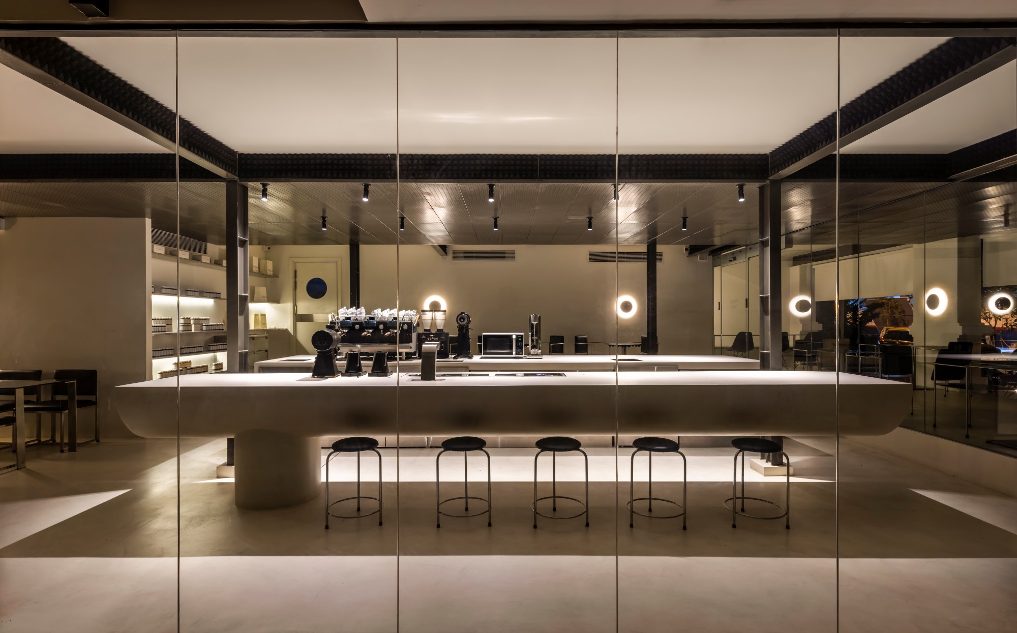 quan cafe Bosgaurus Coffee Roasters nu architecture design trai nghiem