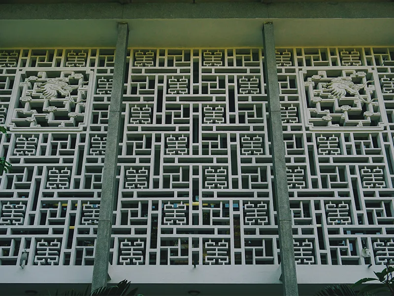 Phương Đông qua chiếc gương soi