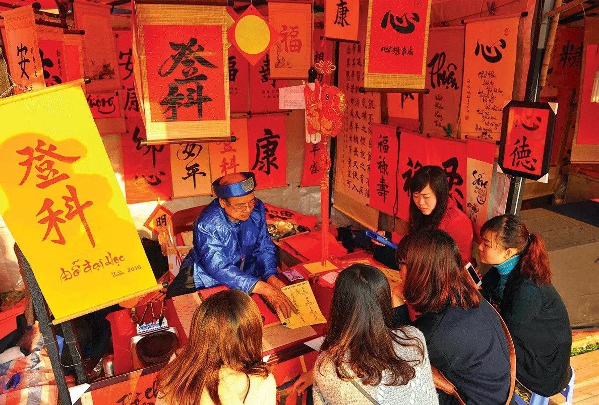 calligraphy xin chu ngay tet