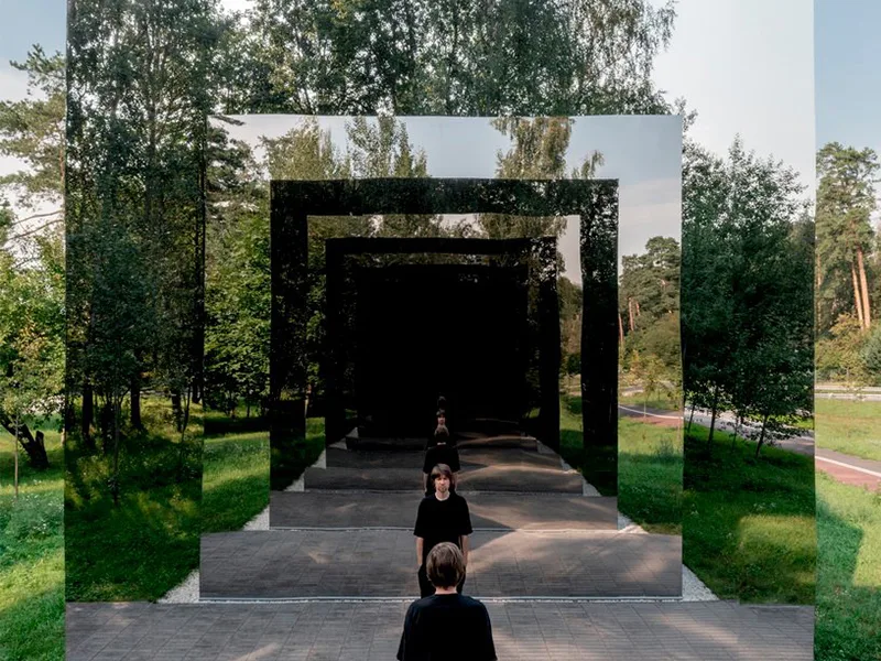 Black Square - Dòng suy tư vô tận