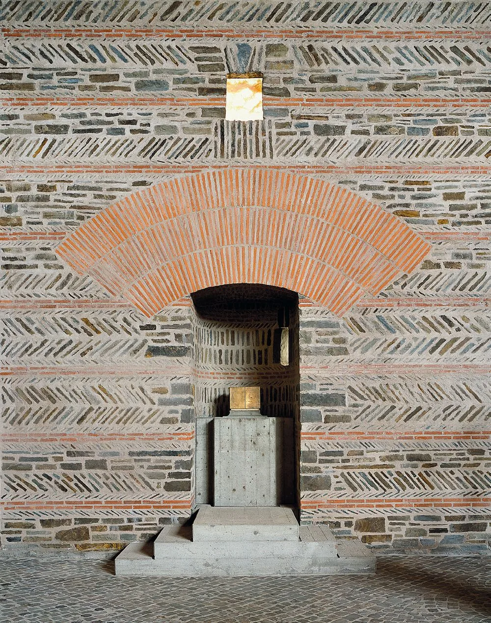 Heinz Bienefeld Kühnen 1988 duc Bonifatius kien truc hien dai gach brick expressionism